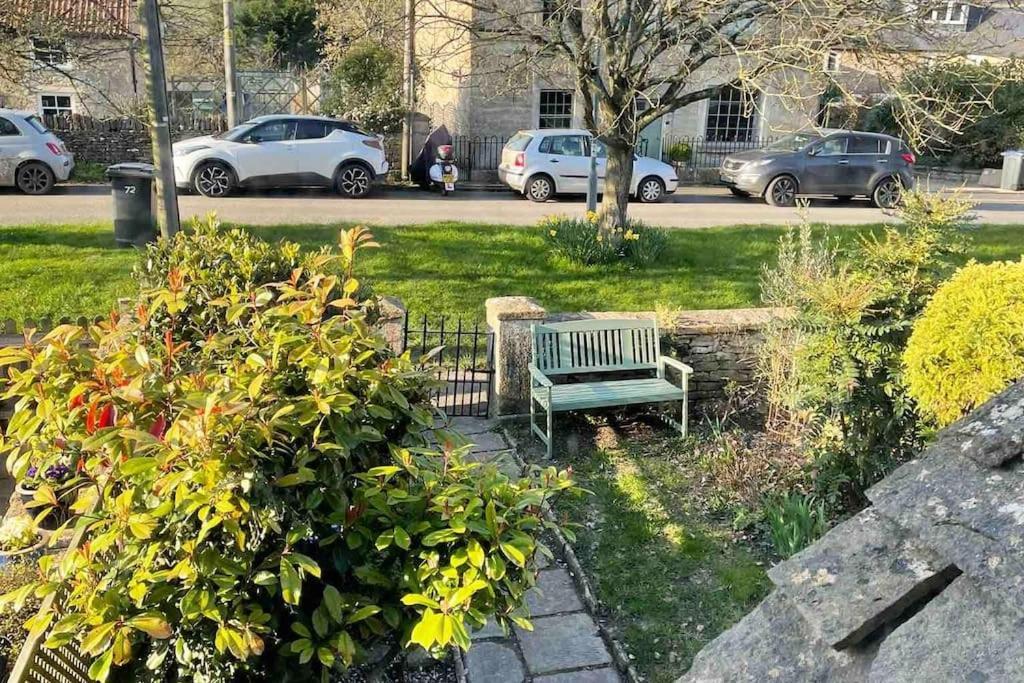 Hebe Cottage - Idyllic And Homely With Attention To Detail Atworth Exterior photo