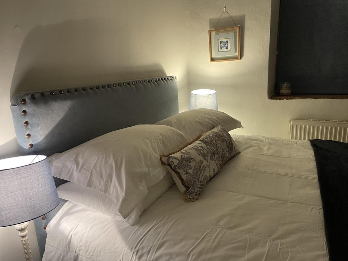 Hebe Cottage - Idyllic And Homely With Attention To Detail Atworth Exterior photo