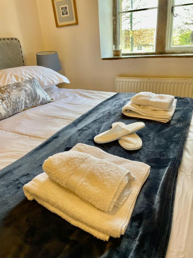 Hebe Cottage - Idyllic And Homely With Attention To Detail Atworth Exterior photo