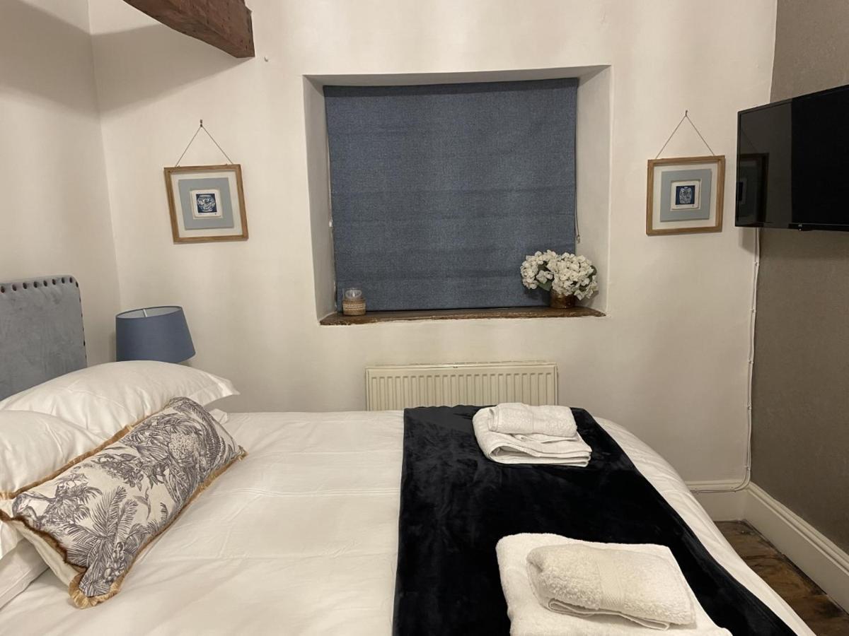 Hebe Cottage - Idyllic And Homely With Attention To Detail Atworth Exterior photo